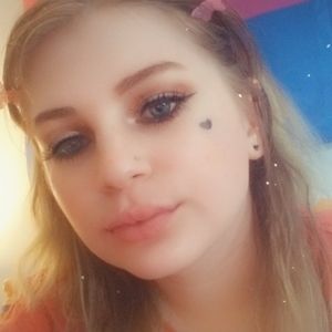 Meet your Posher, Abigail